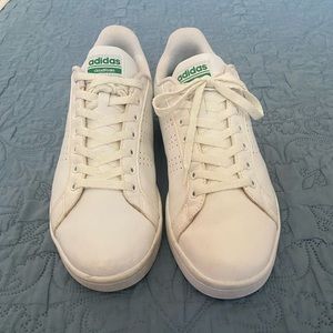 Adidas mens advantage sneaker 10.5 white/white/green